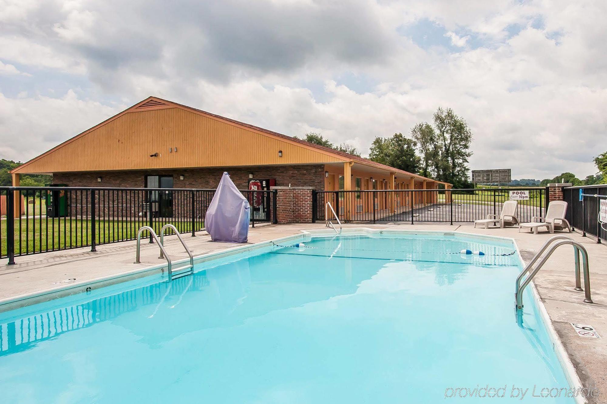 Econo Lodge Cornersville Exterior photo